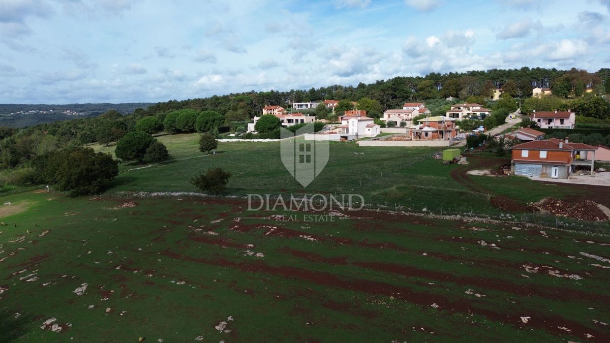 Labin, terreno con permesso di costruire in una posizione tranquilla