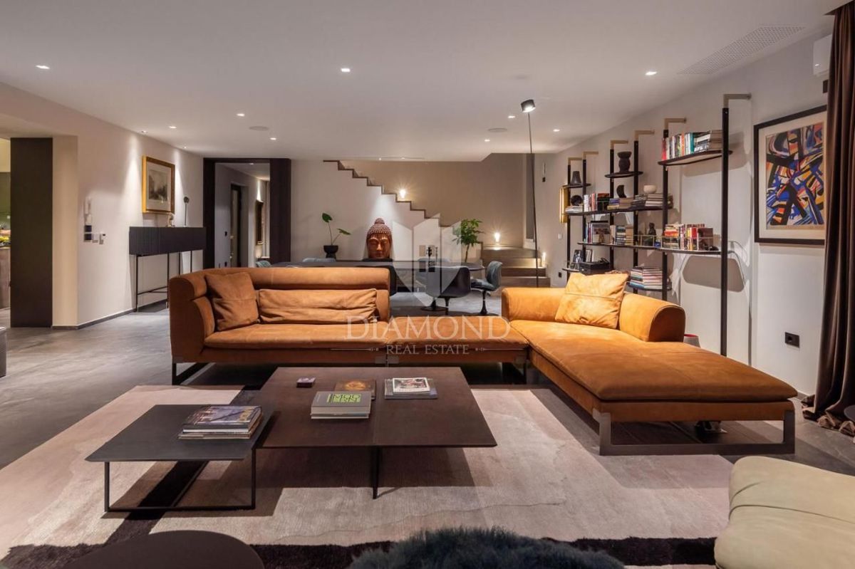 Montona, Casa di lusso con piscina e campo da tennis 