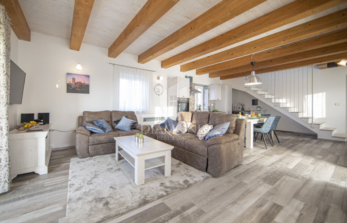 Istria, Momiano - bellissima villa con piscina in costruzione! 