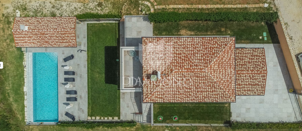 Istria, Momiano - bellissima villa con piscina in costruzione! 