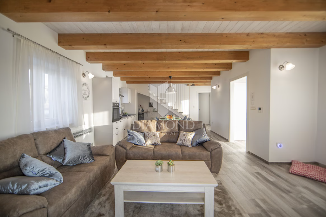 Istria, Momiano - bellissima villa con piscina in costruzione! 