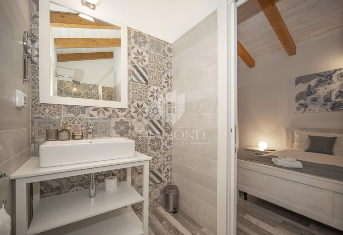 Istria, Momiano - bellissima villa con piscina in costruzione! 