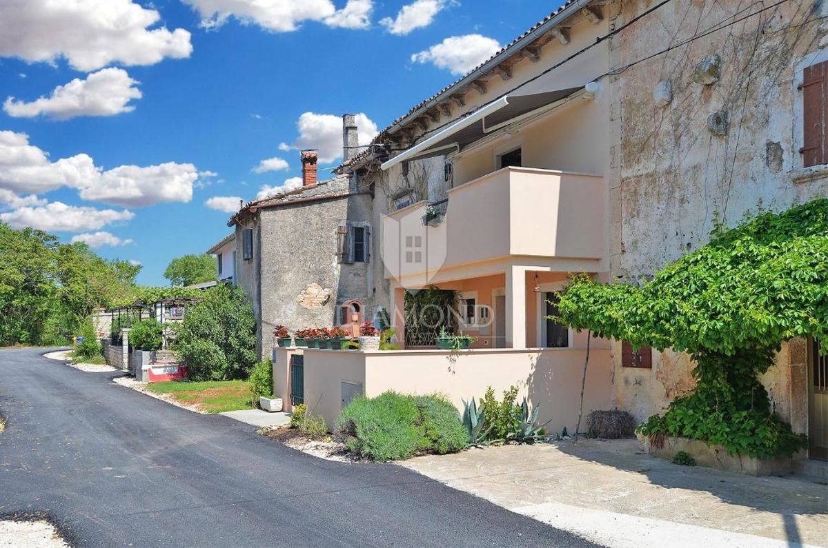 Casa simpatica in un pittoresco villaggio vicino a Rovigno