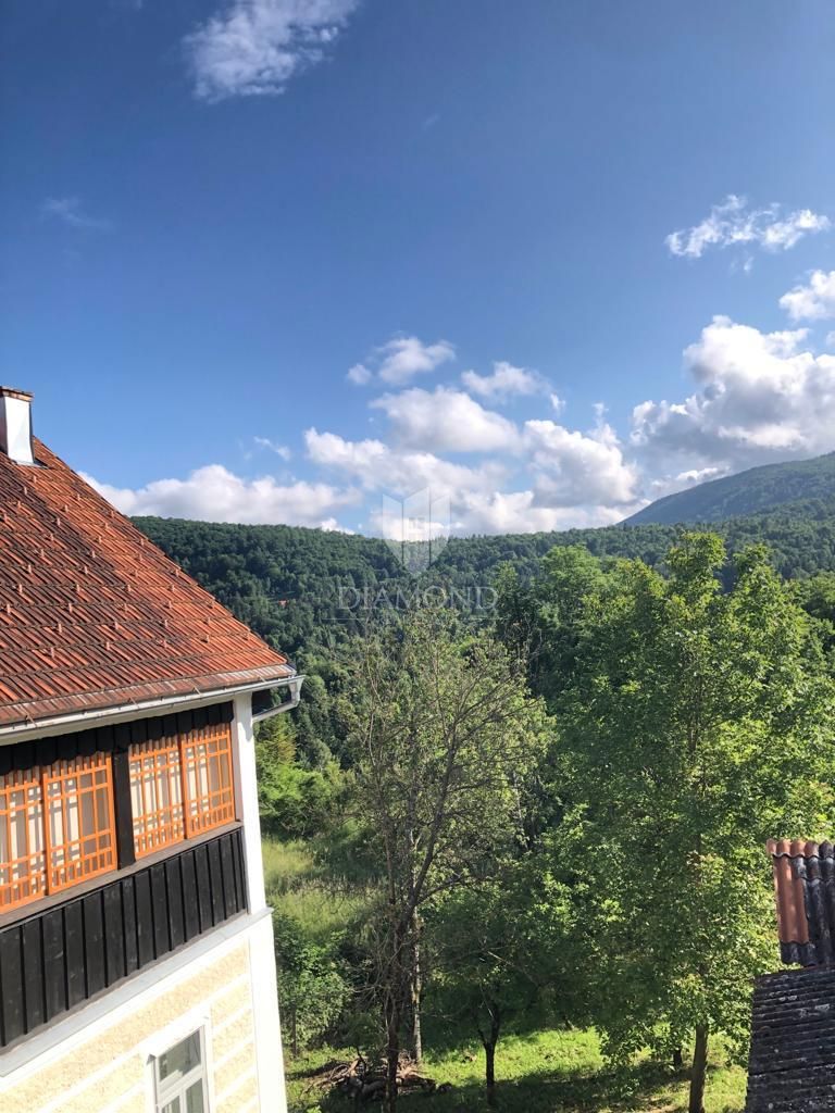 Una grande casa a Lukovdol, vicino a Vrbovsko