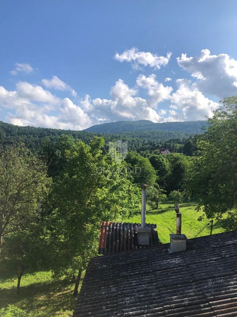 Una grande casa a Lukovdol, vicino a Vrbovsko