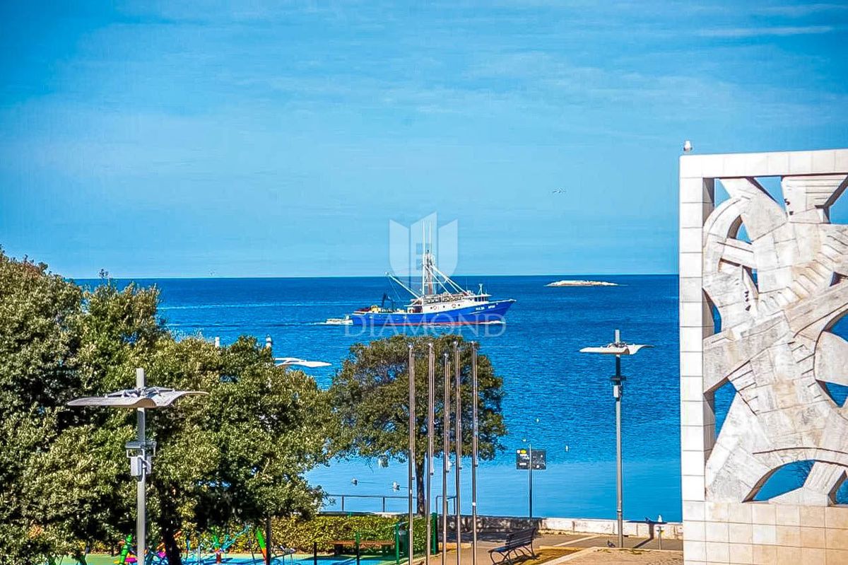 Rovigno, appartamento con bellissima vista in prima fila