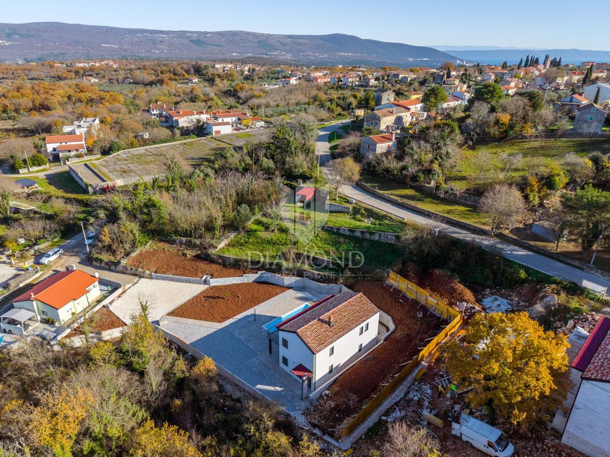 L'Istria orientale, eccellente casa vacanze di nuova costruzione con piscina