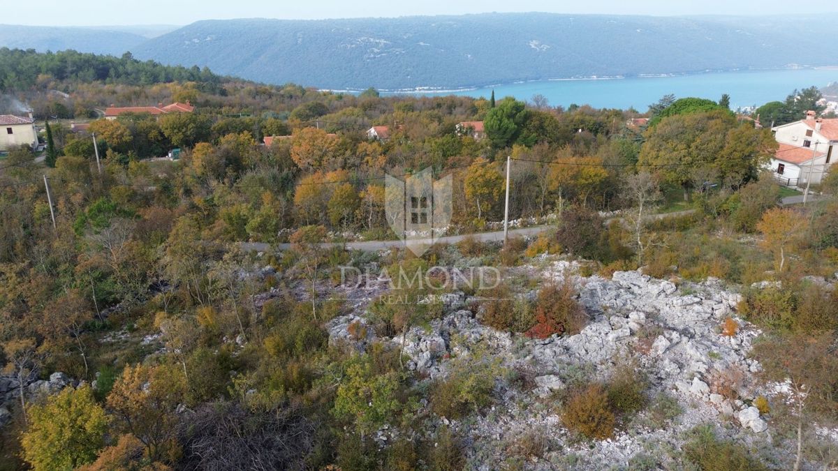 Ottimo terreno edificabile a 500 metri dal mare