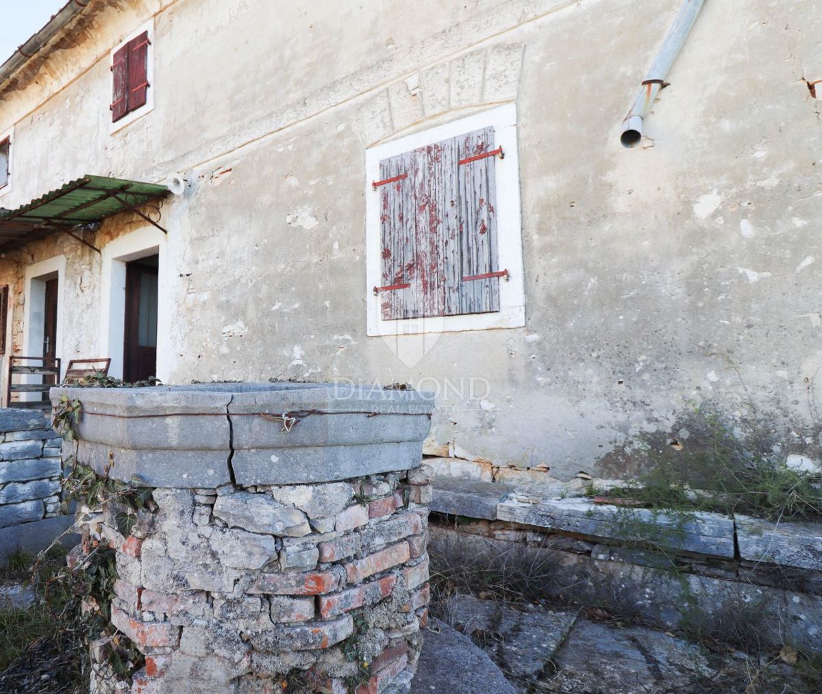 Višnjan, Dintorni – Casa in Pietra Istriana