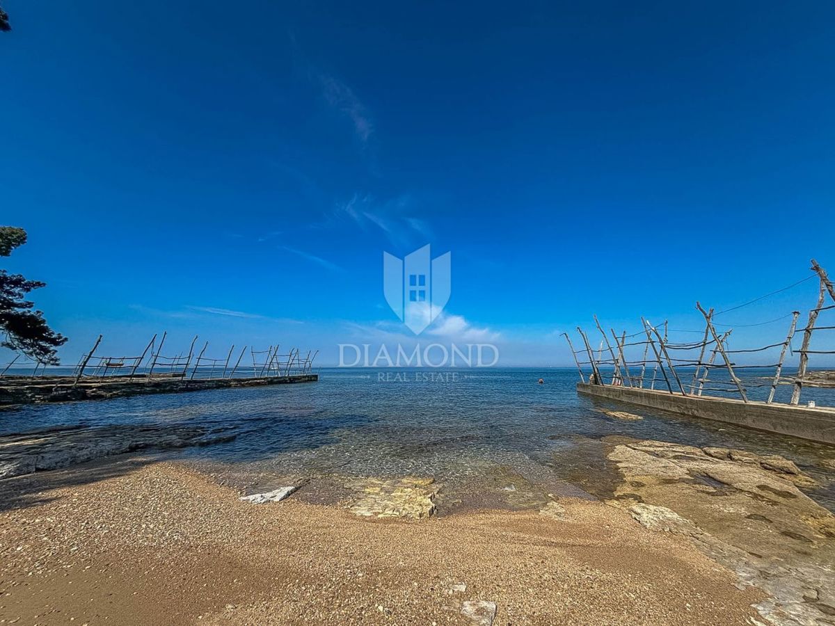 Istria, Umago, appartamento con giardino a 300 m dal mare e dalla spiaggia!