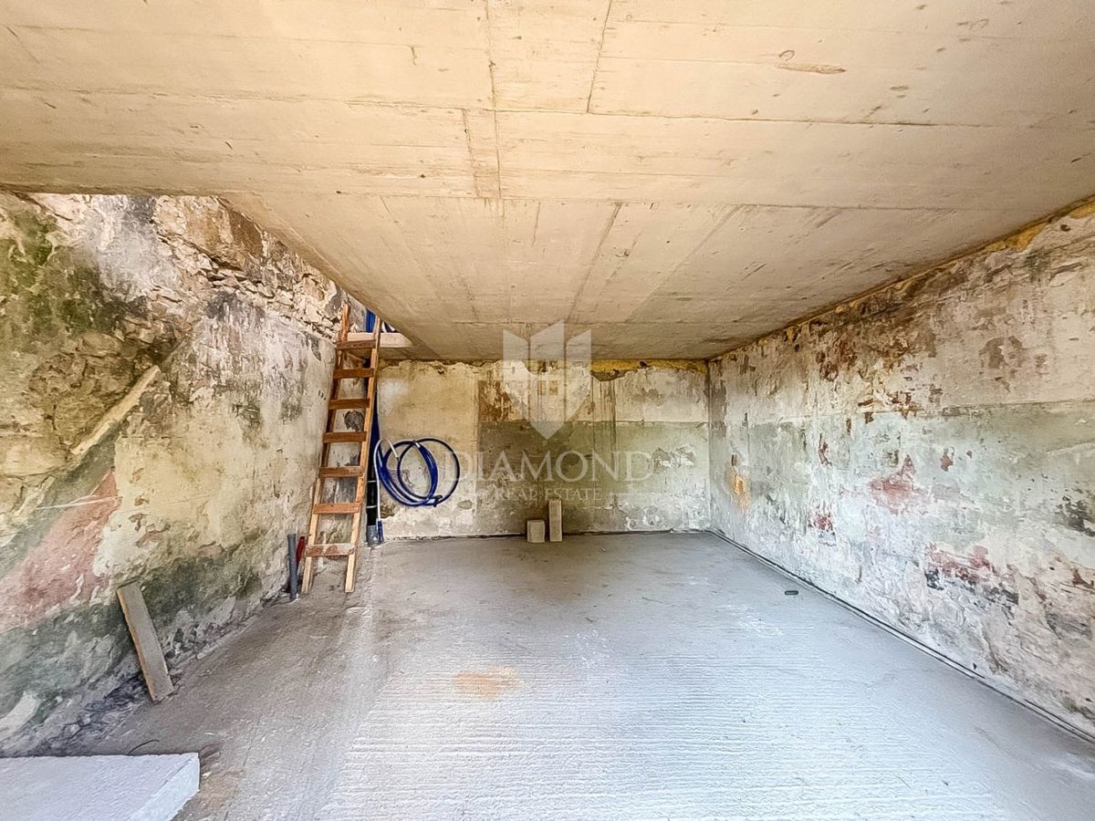 Istria, zona di Buie - casa a schiera con vista panoramica!