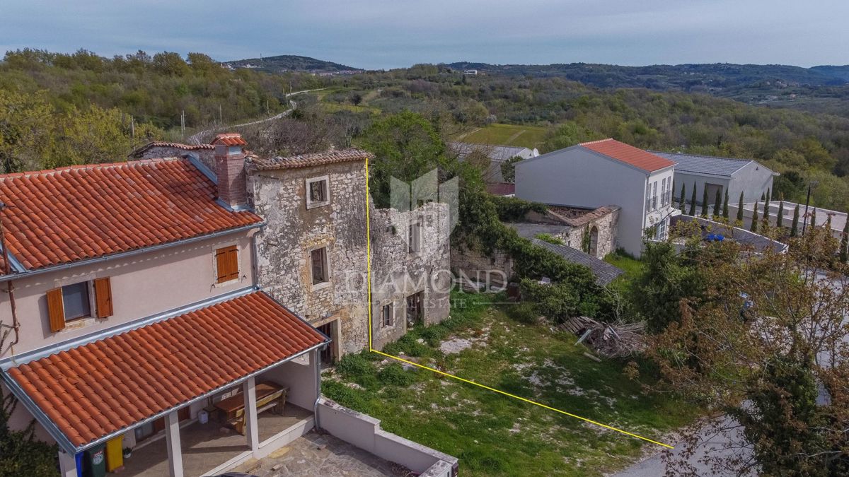 Istria, zona di Buie - casa a schiera con vista panoramica!