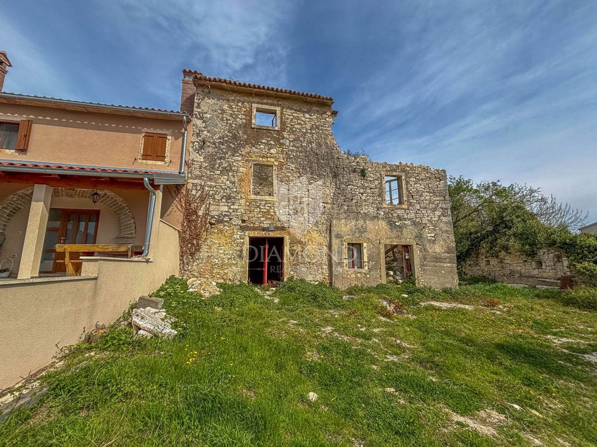 Istria, zona di Buie - casa a schiera con vista panoramica!