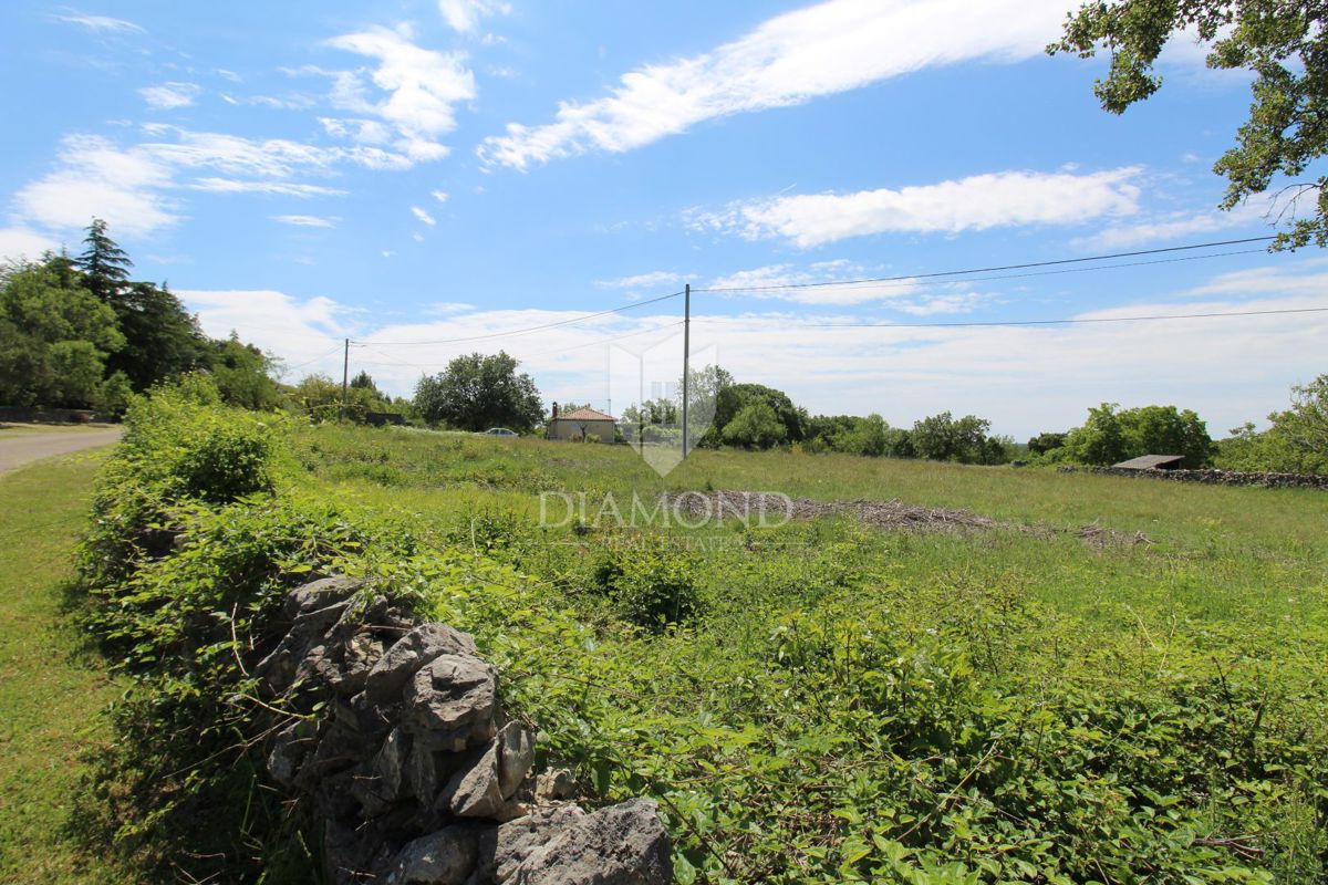 TERRENO EDIFICABILE CON PROGETTO E PERMESSO