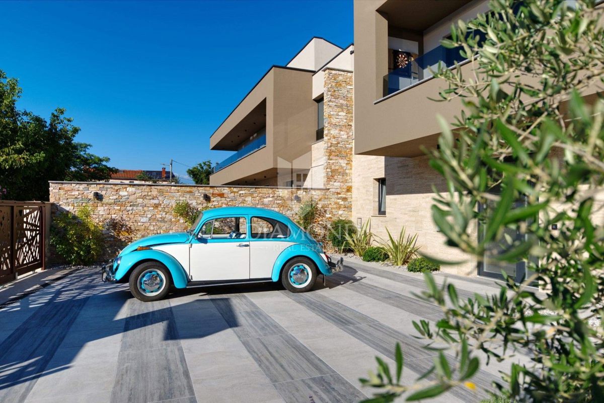 NUOVA VILLA DI LUSSO CON WELLNESS PRIVATO