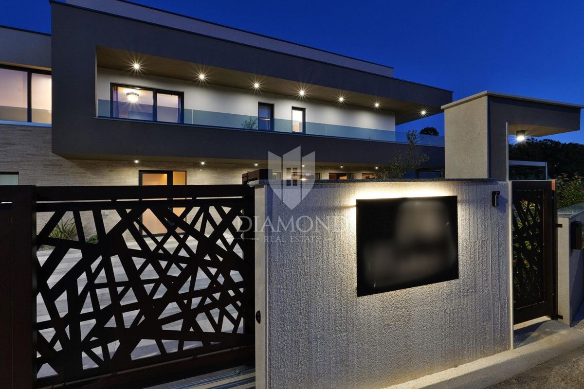 NUOVA VILLA DI LUSSO CON WELLNESS PRIVATO