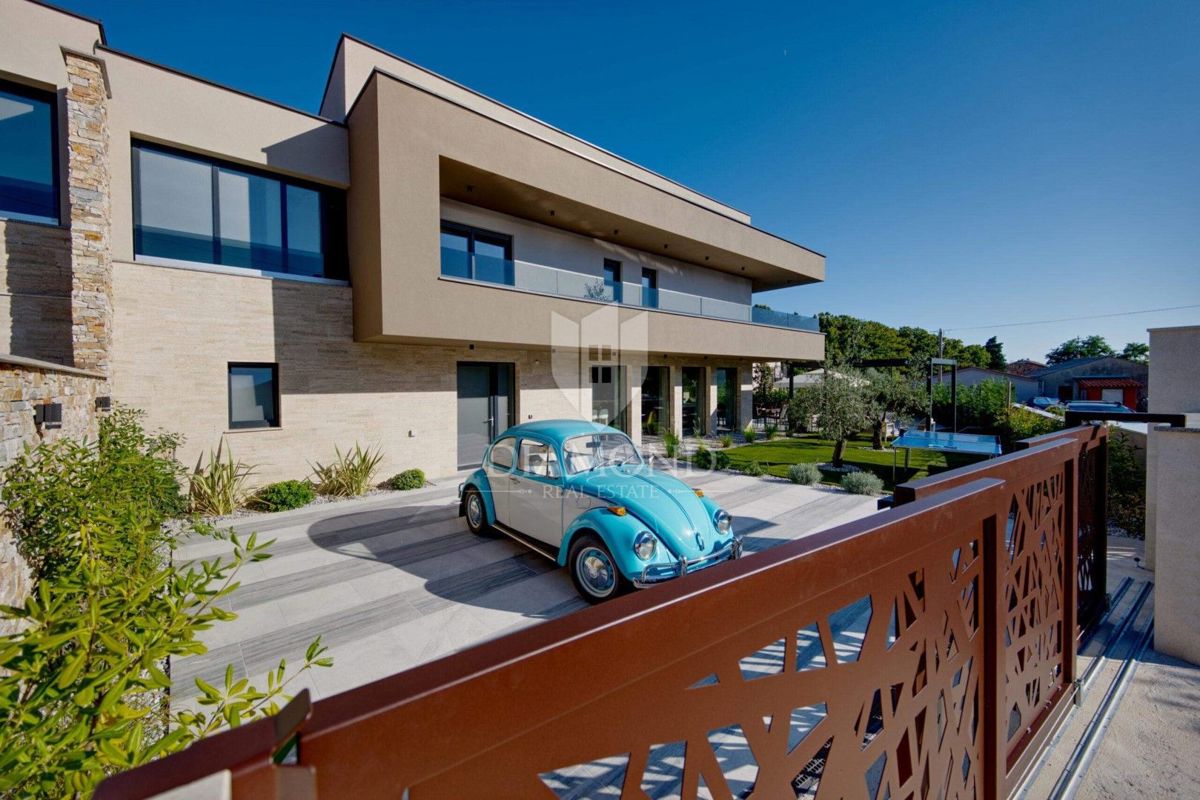 NUOVA VILLA DI LUSSO CON WELLNESS PRIVATO