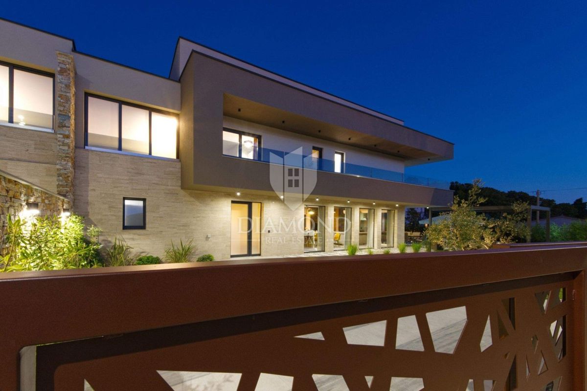 NUOVA VILLA DI LUSSO CON WELLNESS PRIVATO