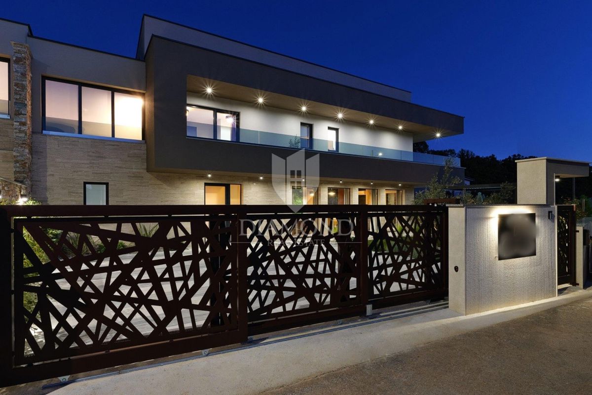 NUOVA VILLA DI LUSSO CON WELLNESS PRIVATO