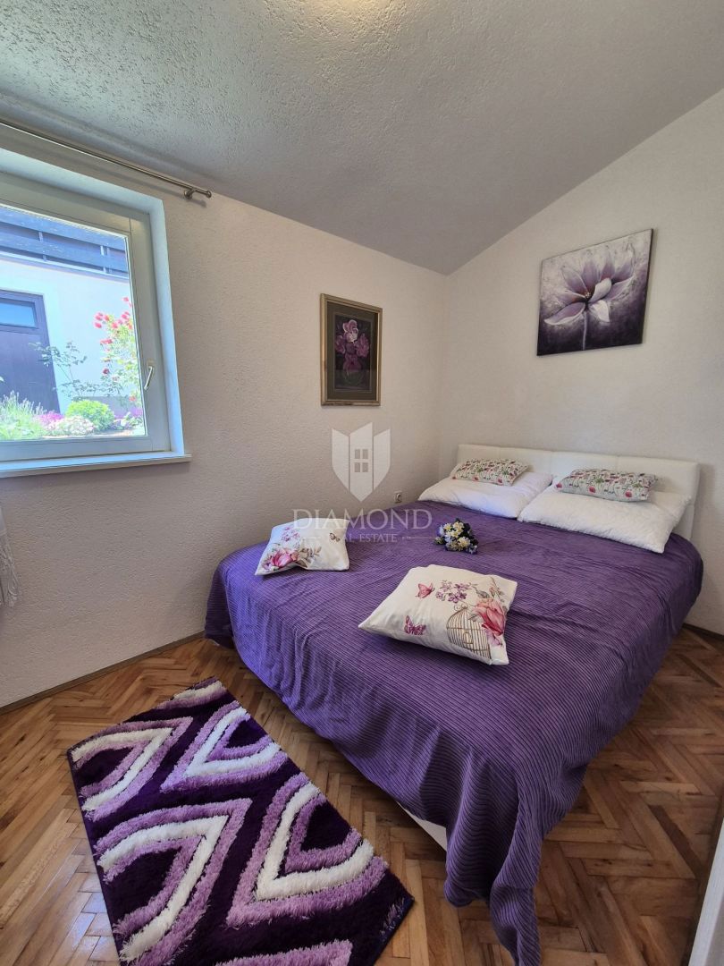 Casa con due appartamenti, vista panoramica sul mare