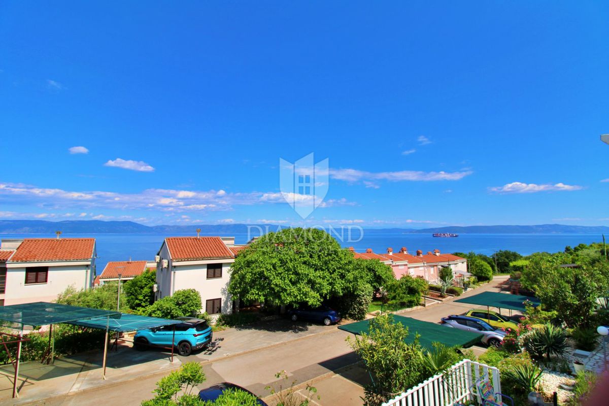 Casa con due appartamenti, vista panoramica sul mare