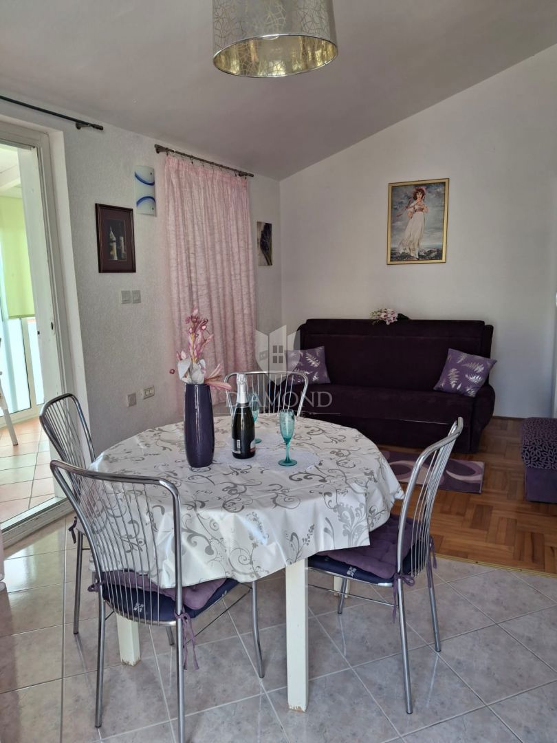 Casa con due appartamenti, vista panoramica sul mare