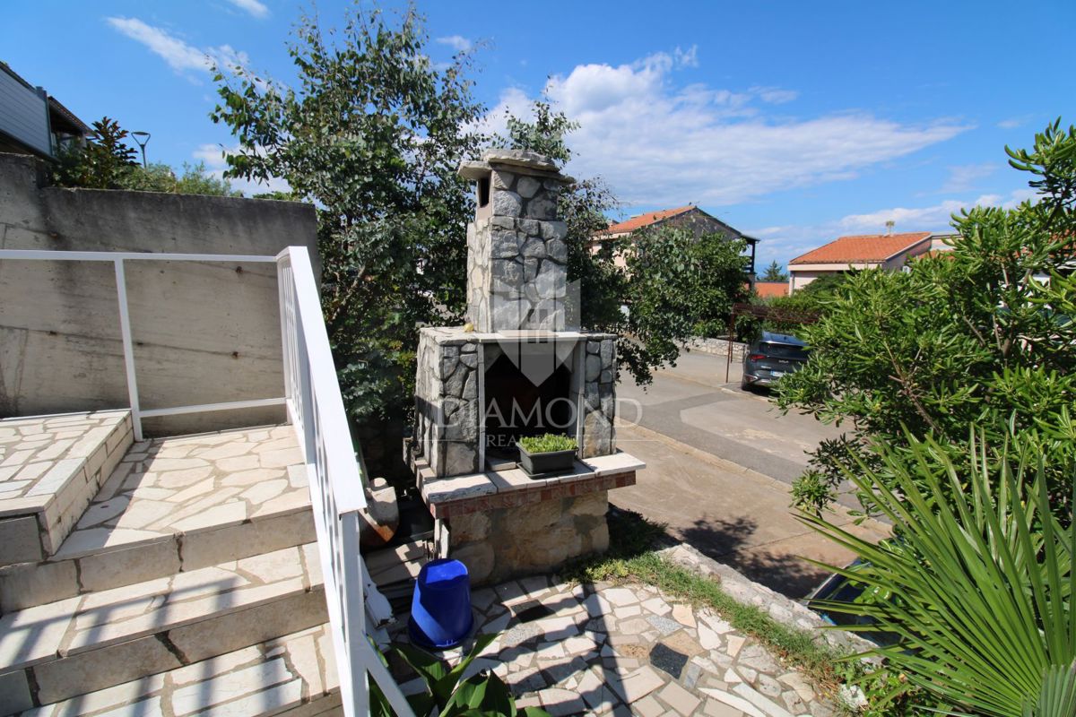 Casa con due appartamenti, vista panoramica sul mare