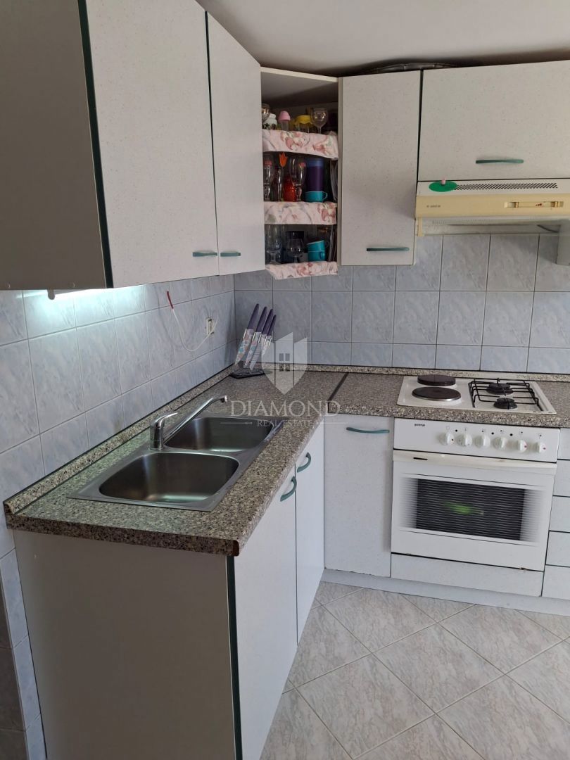 Casa con due appartamenti, vista panoramica sul mare