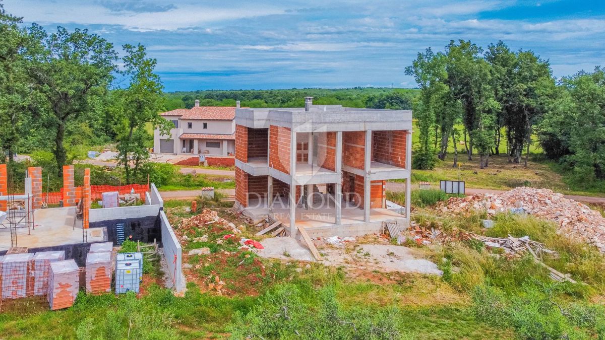 Lovrečica, dintorni! Moderna villa indipendente in costruzione!