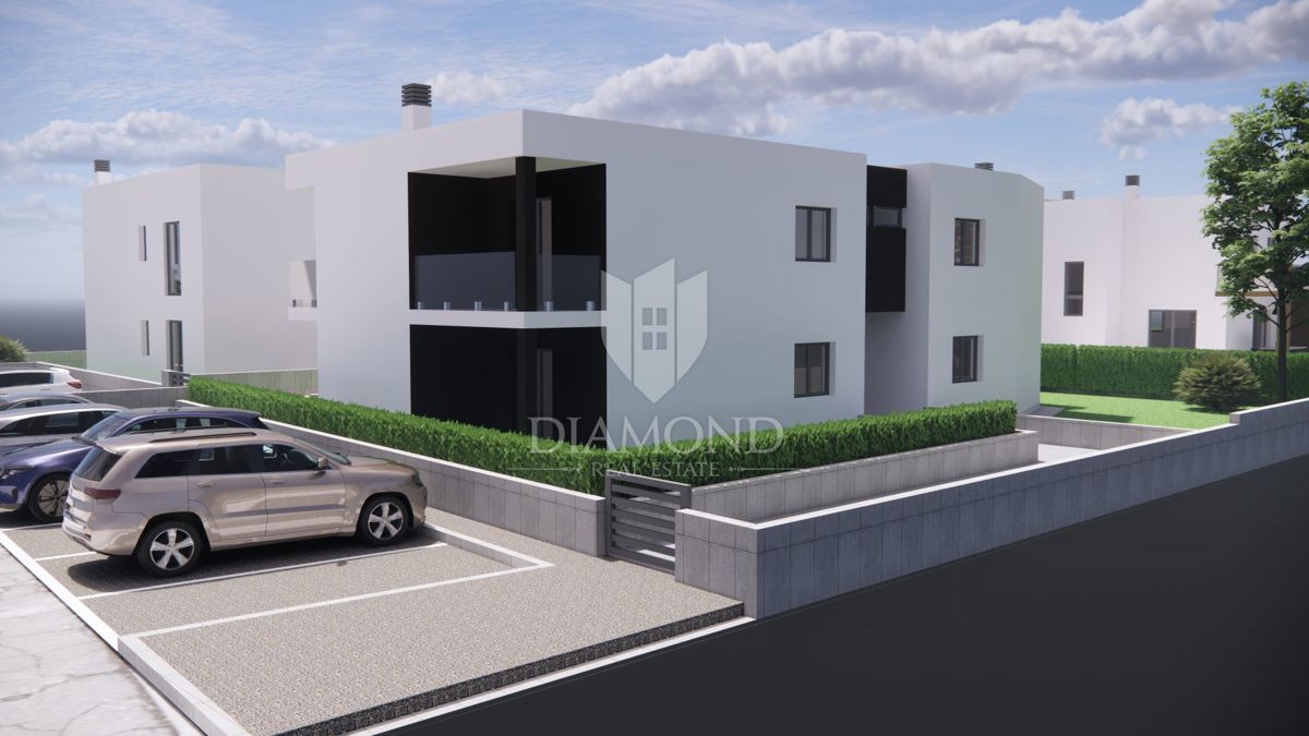 Parenzo, ottimo appartamento con tre camere da letto al piano terra con giardino!