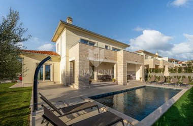 Parenzo, Dintorni: Villa moderna con piscina e vista mare