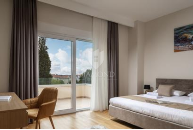 Parenzo, Dintorni: Villa moderna con piscina e vista mare