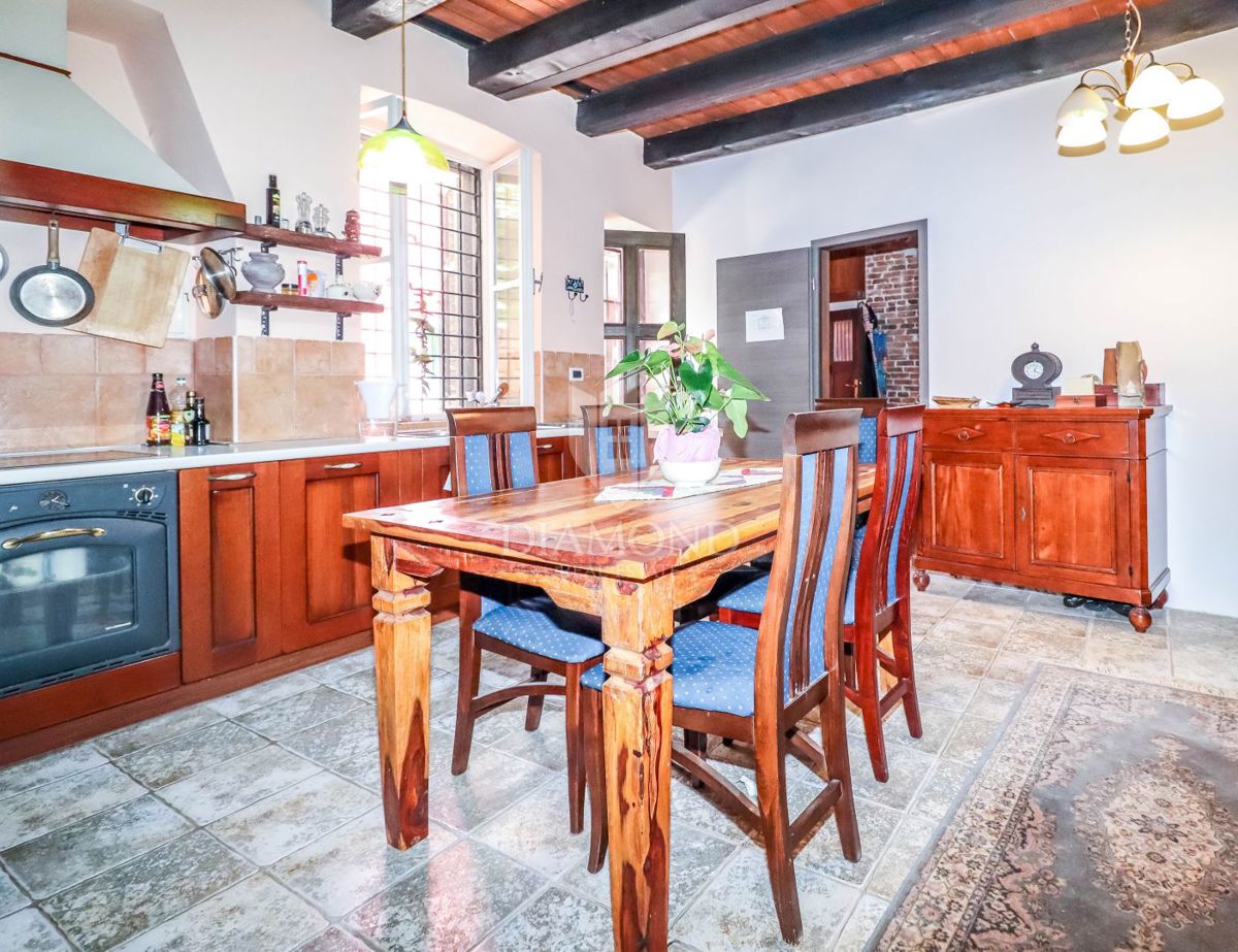 Rovigno, casa con cortile nel centro storico