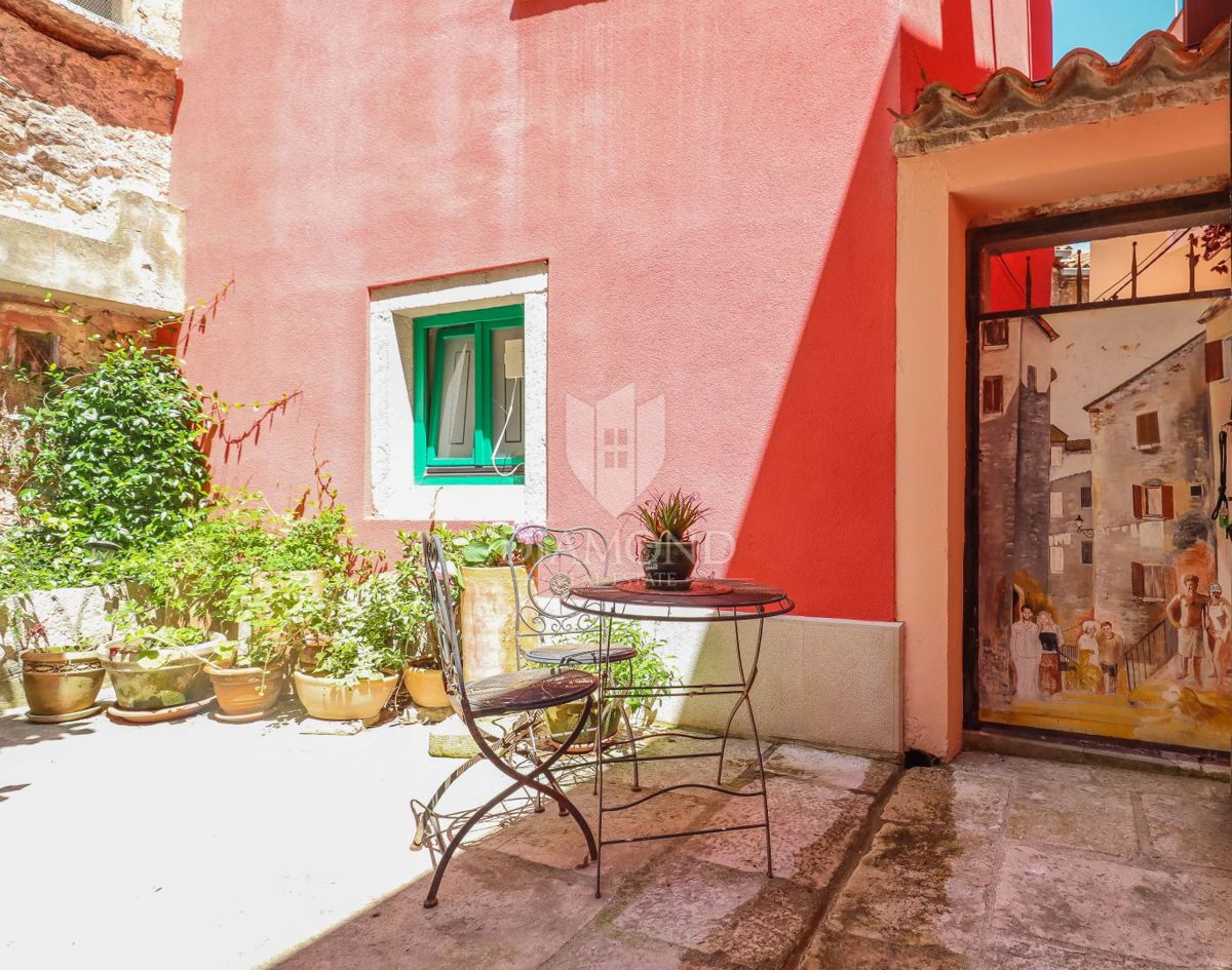 Rovigno, casa con cortile nel centro storico