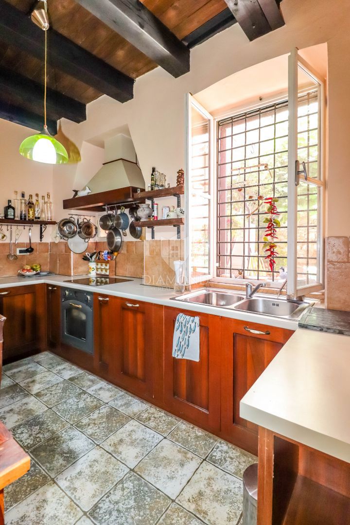 Rovigno, casa con cortile nel centro storico