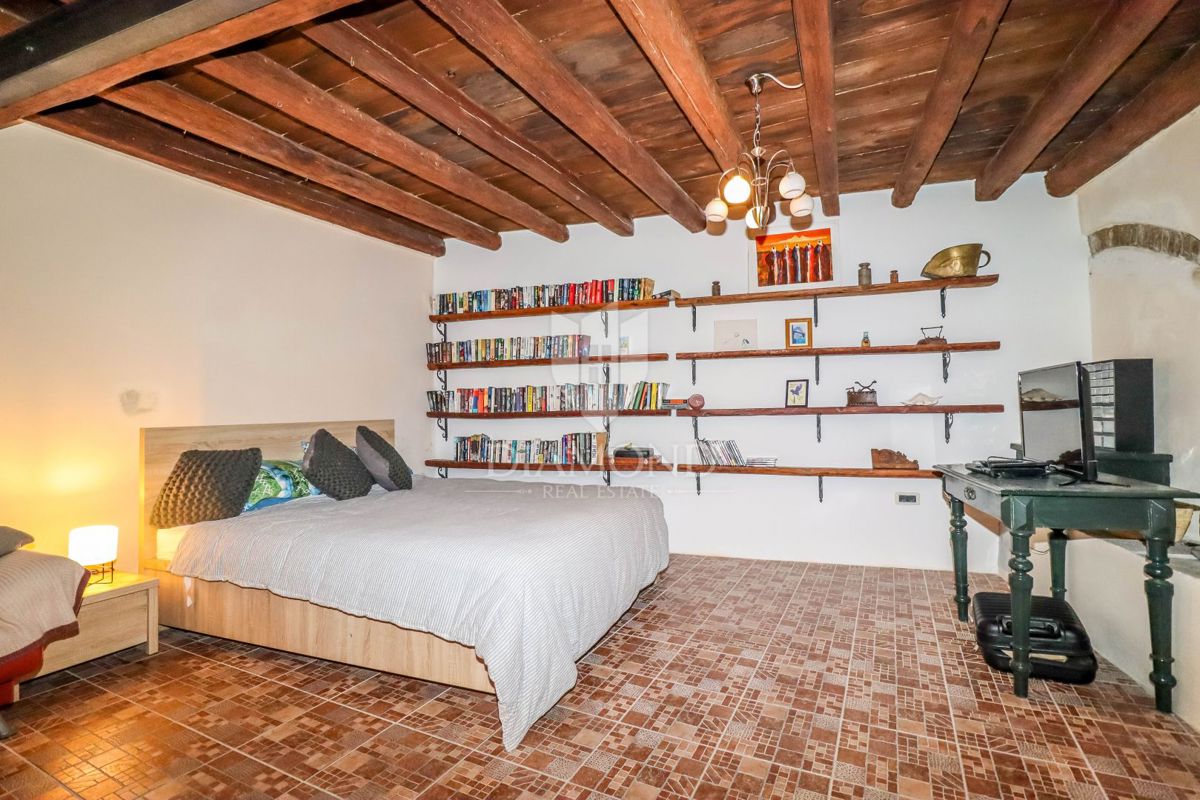 Rovigno, casa con cortile nel centro storico