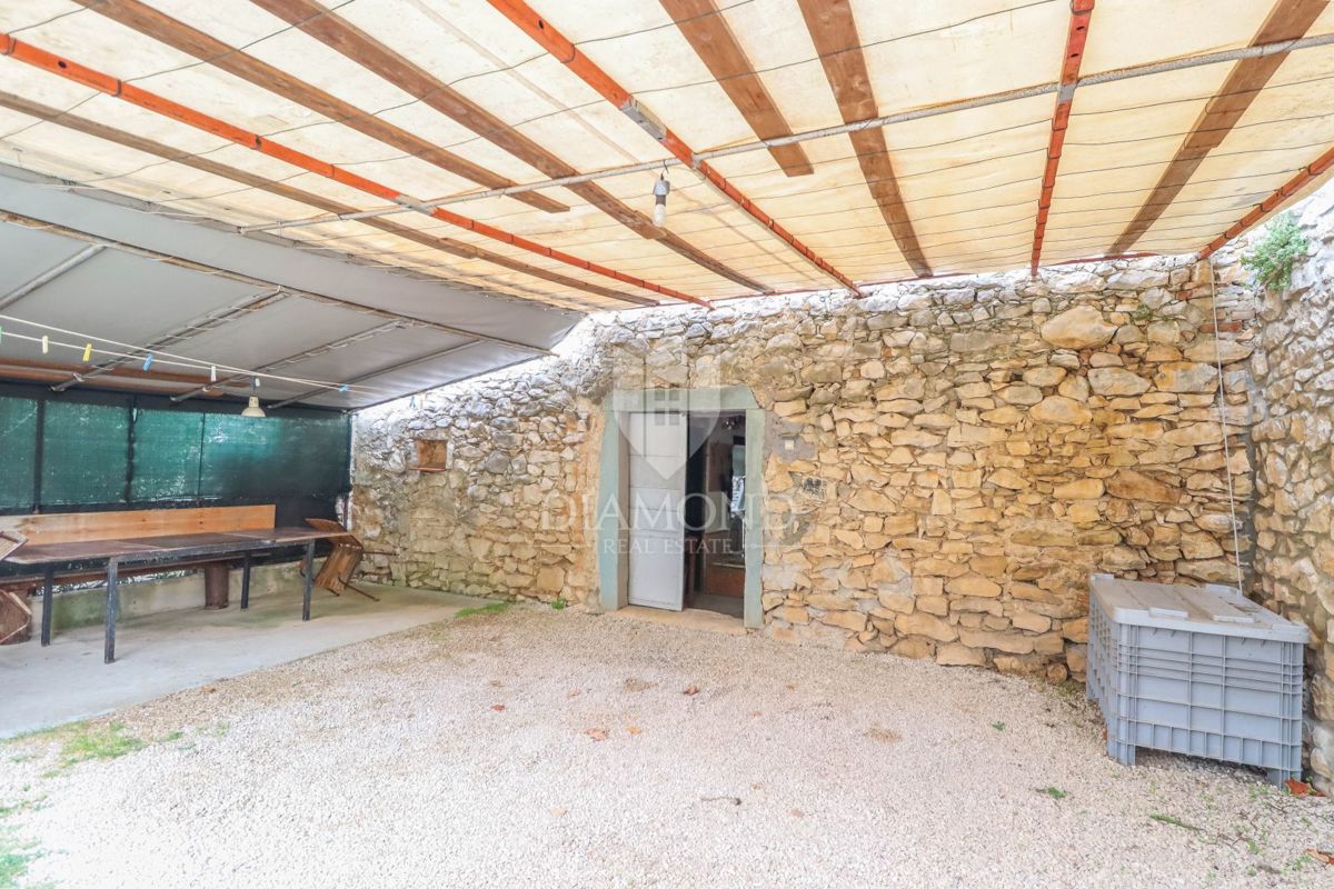 Istria, Verteneglio, casa da ristrutturare una via tranquilla!