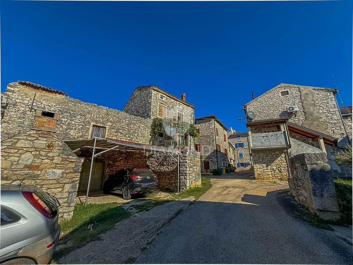 Istria, Verteneglio, casa da ristrutturare una via tranquilla!