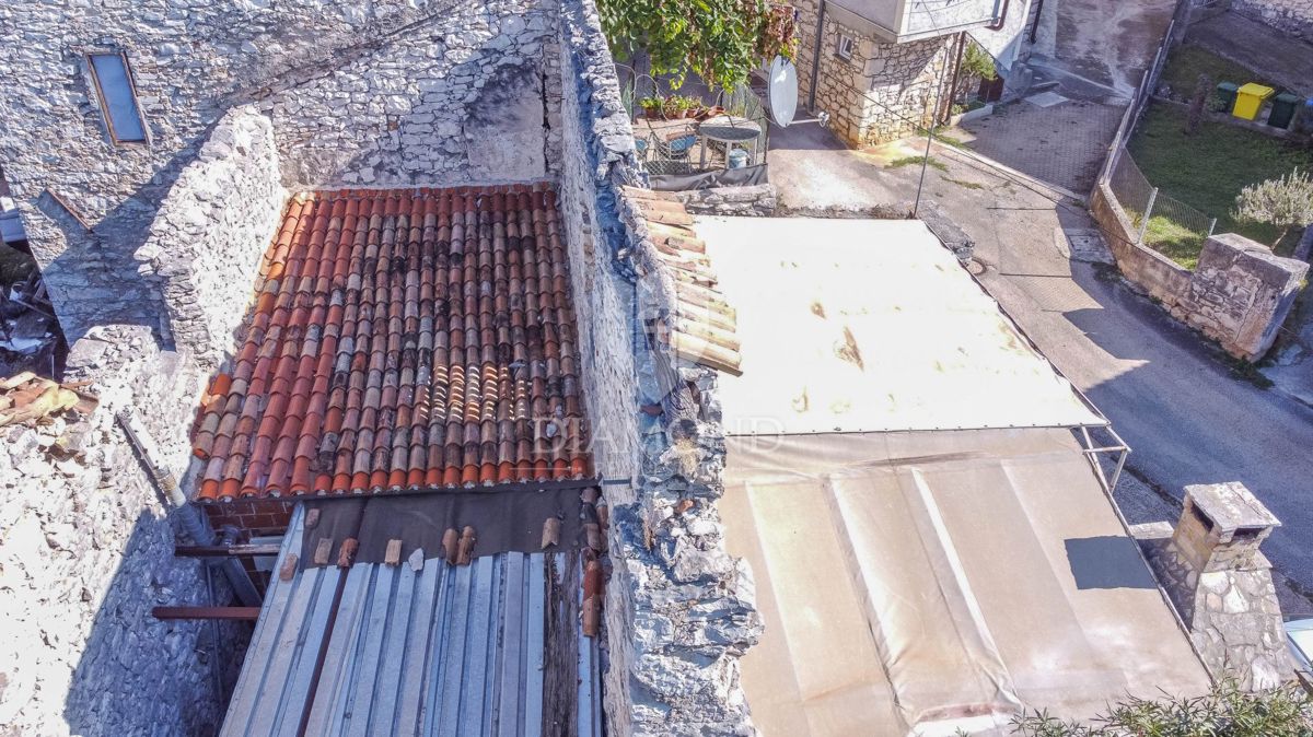 Istria, Verteneglio, casa da ristrutturare una via tranquilla!