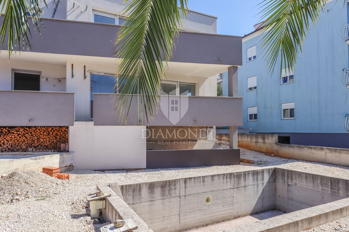 Rovigno! Una nuova casa con piscina in posizione privilegiata!