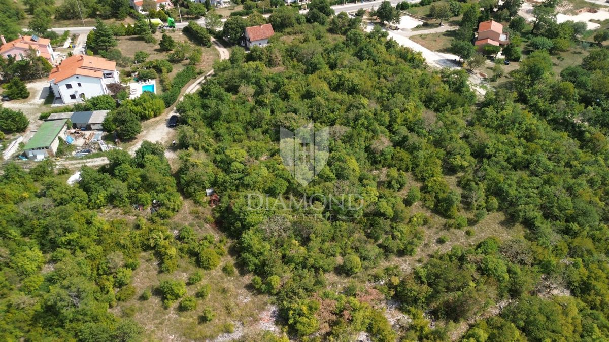 Labin, dintorni, terreno edificabile in posizione privilegiata
