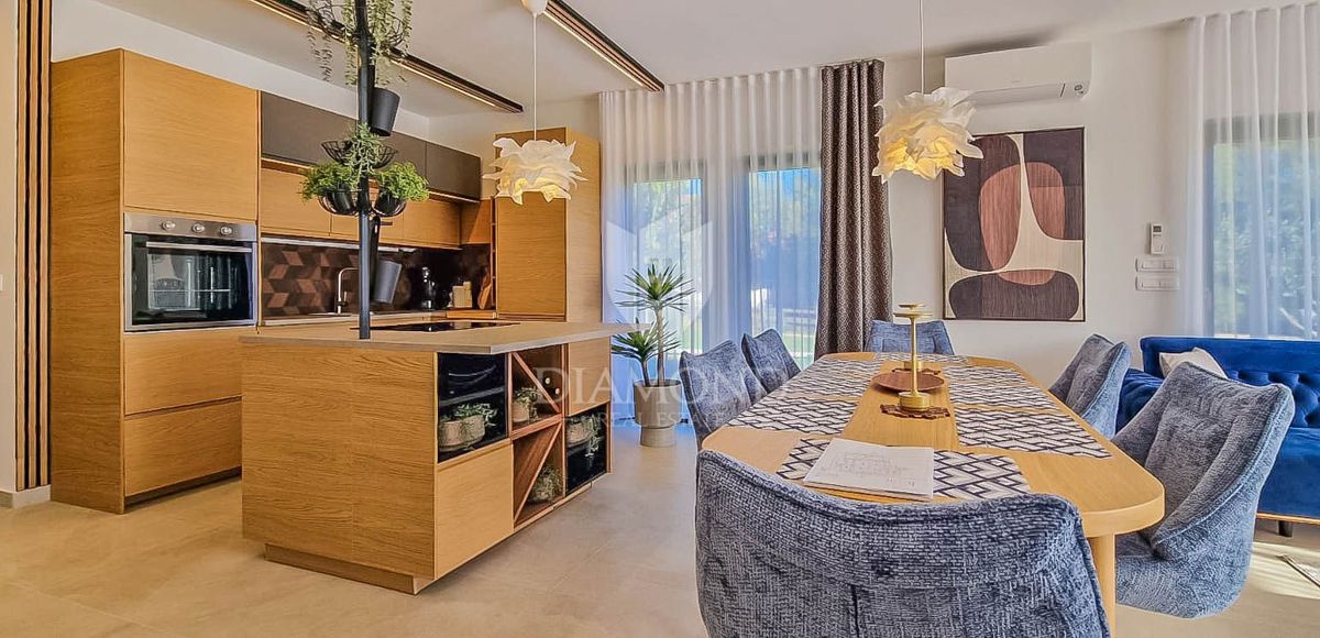 Cittanova, dintorni. Una rarità sul mercato: una casa a 400 metri dal mare!