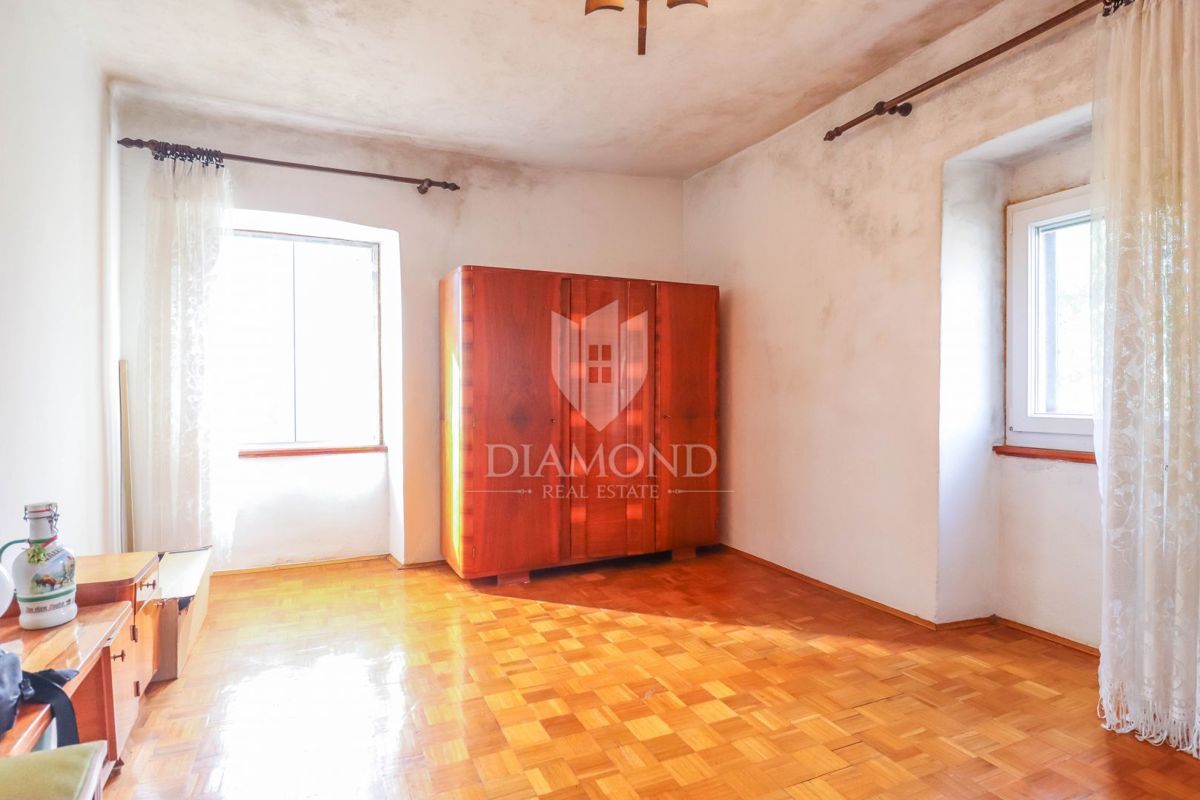 Tenuta istriana con più edifici vicino a splendide spiagge