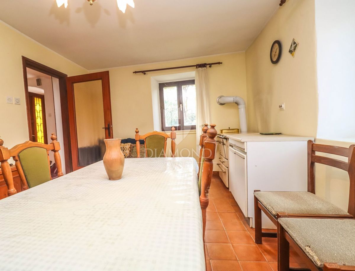 Tenuta istriana con più edifici vicino a splendide spiagge