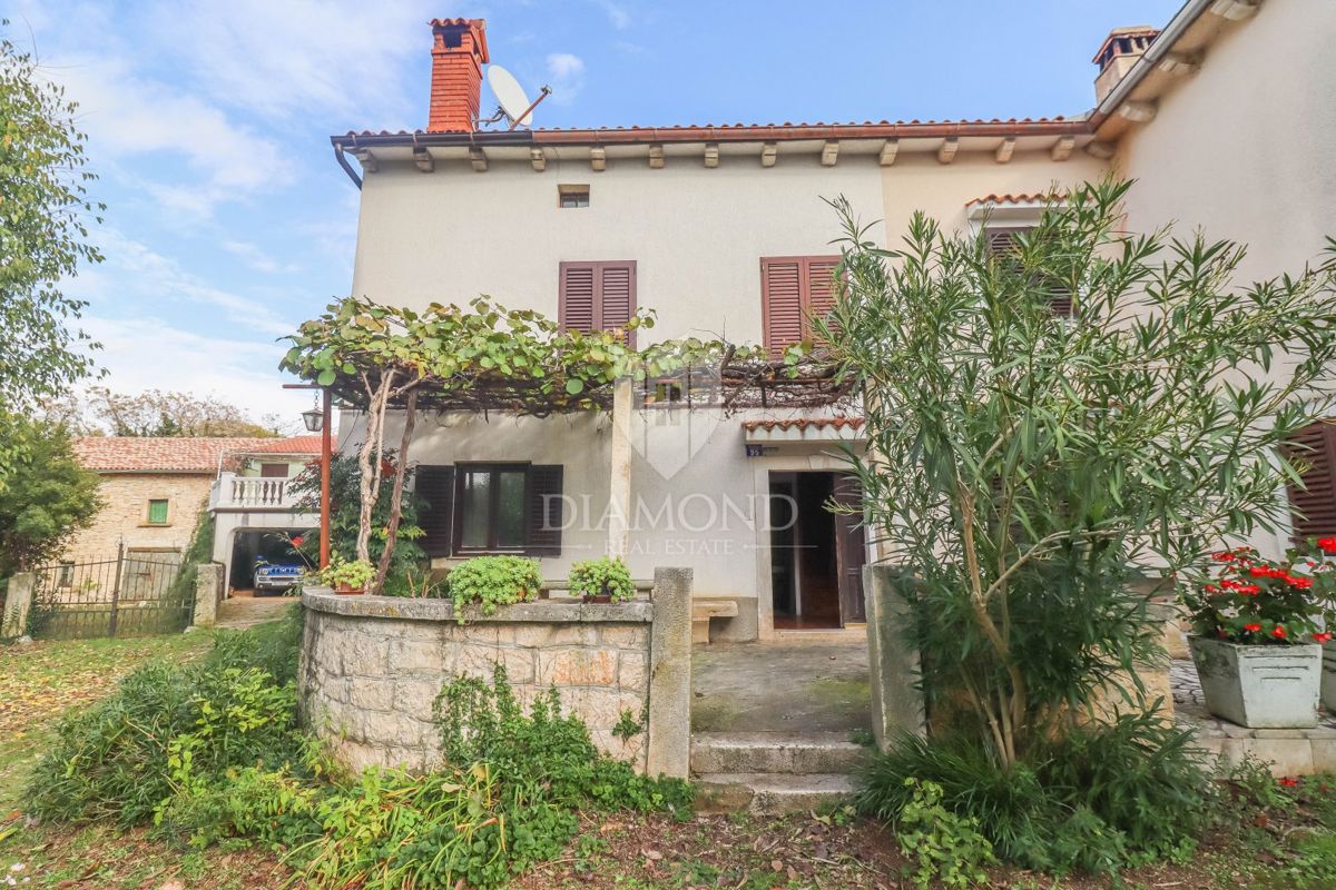 Tenuta istriana con più edifici vicino a splendide spiagge