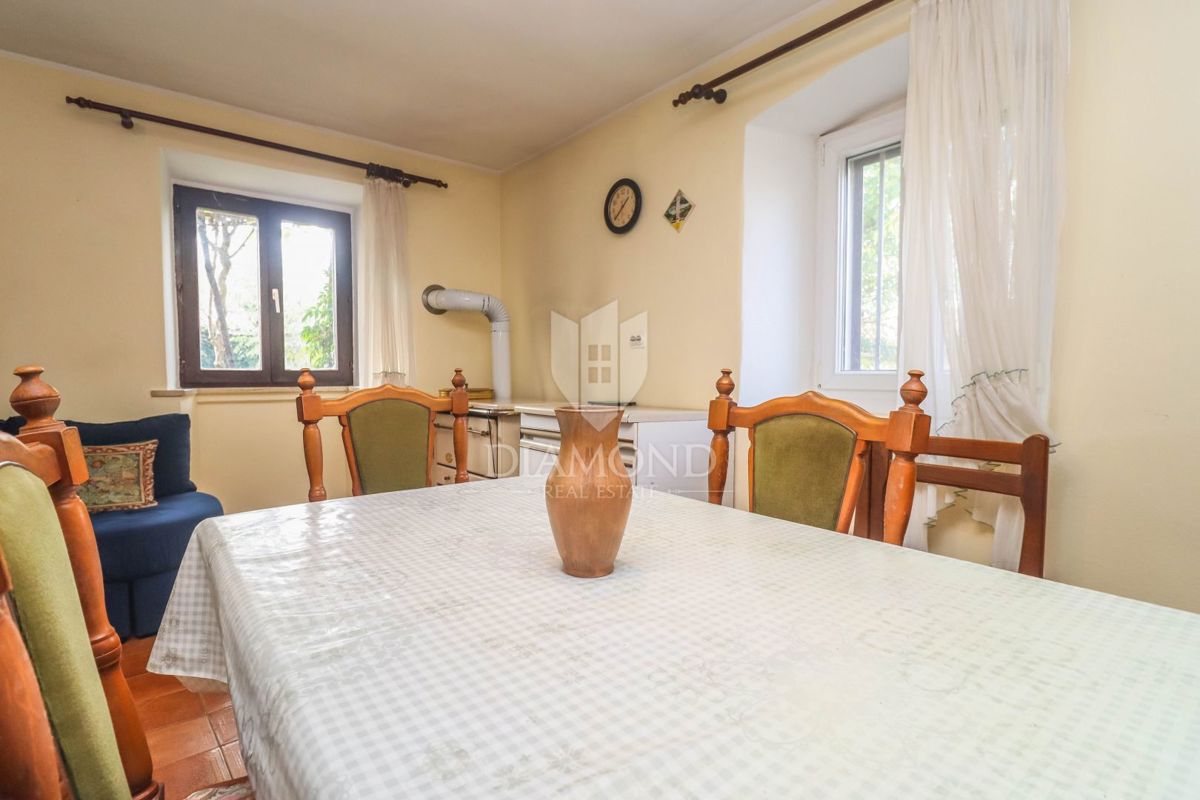 Tenuta istriana con più edifici vicino a splendide spiagge