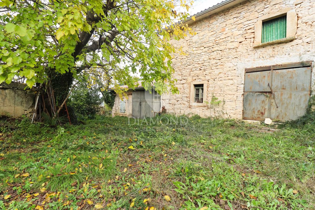 Tenuta istriana con più edifici vicino a splendide spiagge
