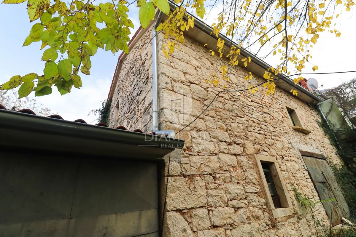 Tenuta istriana con più edifici vicino a splendide spiagge