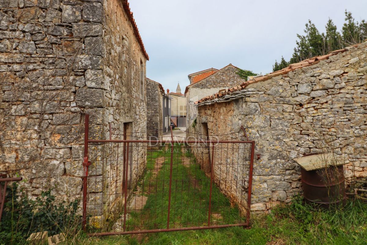OPPORTUNITÀ UNICA, terreno edificabile nel centro di Vodnjan!