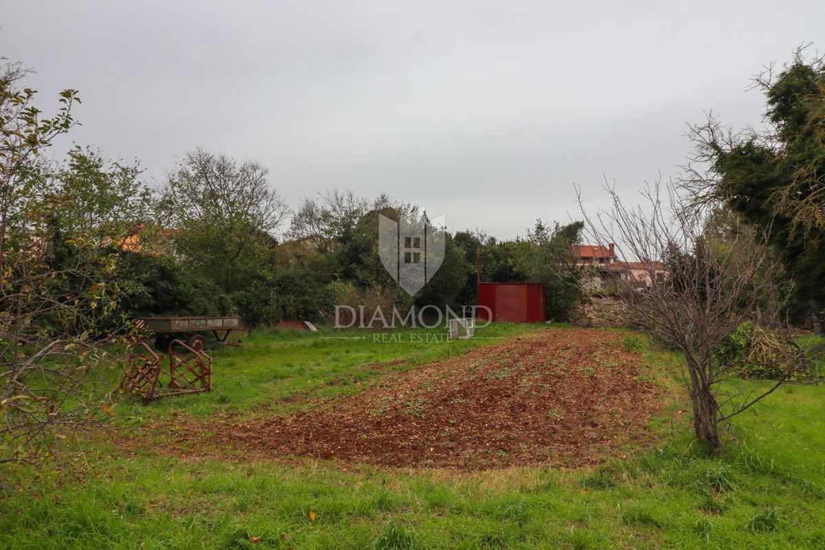OPPORTUNITÀ UNICA, terreno edificabile nel centro di Vodnjan!